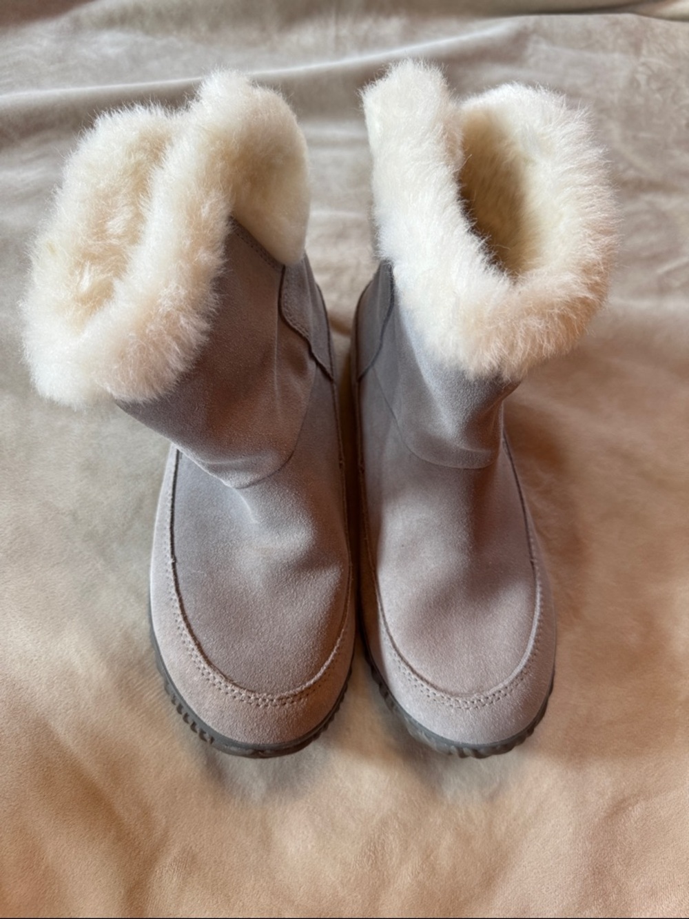 Sorel Women's Light Gray Suede Faux-Shearling Winter Boots Size 9